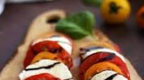 Classic Insalata Caprese (Tomato and Mozzarella Salad) Classic Insalata Caprese (Tomato and Mozzarella Salad)