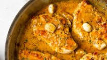 Creamy Garlic Chicken Skillet (Paleo, Whole30, Keto) Creamy Garlic Chicken Skillet (Paleo, Whole30, Keto)