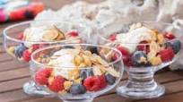 Berries with Spiced Cream Berries with Spiced Cream