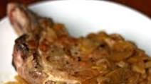 Dinner Tonight: Thick-Cut Pork Chops with Apples and Onion Recipe Dinner Tonight: Thick-Cut Pork Chops with Apples and Onion Recipe
