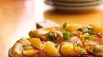 Canadian Bacon and Pineapple Pizza Canadian Bacon and Pineapple Pizza