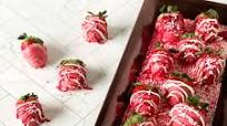 Pink Marbled Chocolate Covered Strawberries Pink Marbled Chocolate Covered Strawberries