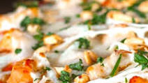 Thai Chicken Pizza {California Pizza Kitchen Copycat} Thai Chicken Pizza {California Pizza Kitchen Copycat}