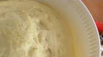 How to make Easy Homemade Pizza Dough How to make Easy Homemade Pizza Dough