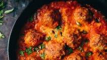 Cheese-Stuffed Oven Baked Meatballs Cheese-Stuffed Oven Baked Meatballs