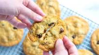 How to Make The Best Homemade Chocolate Chip Cookies How to Make The Best Homemade Chocolate Chip Cookies