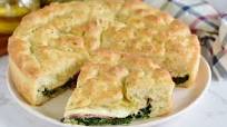FOCACCIA di Pasqua ripiena di Spinaci e Salame da Antipasto FOCACCIA di Pasqua ripiena di Spinaci e Salame da Antipasto