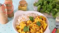Aloo Gobi - Indian Style Cauliflower With Potatoes Aloo Gobi - Indian Style Cauliflower With Potatoes