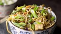 Indo-Chinese Hakka Noodles With Vegetables [Vegan]