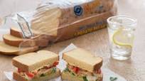 Chicken, Hummus, and Avocado Sandwich Chicken, Hummus, and Avocado Sandwich