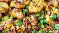 Crispy Smashed Potatoes with Garlic and Za'atar Crispy Smashed Potatoes with Garlic and Za'atar
