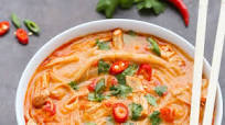 Thai Spicy Chicken Noodle Soup (Easy 15-Minute Recipe) Thai Spicy Chicken Noodle Soup (Easy 15-Minute Recipe)
