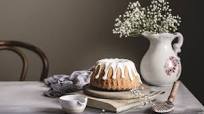Vanilla Pound Cake with Vanilla Glaze Vanilla Pound Cake with Vanilla Glaze