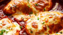Easy Mozzarella Chicken (Low Carb Chicken Parma) Easy Mozzarella Chicken (Low Carb Chicken Parma)