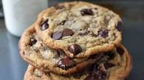Thin and Crispy Chocolate Chip Cookies Thin and Crispy Chocolate Chip Cookies