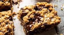 Healthier Dark Chocolate Chunk Oatmeal Cookie Bars Healthier Dark Chocolate Chunk Oatmeal Cookie Bars