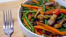 Ginisang Sitaw (Sauteed Long Beans With Pork) Ginisang Sitaw (Sauteed Long Beans With Pork)