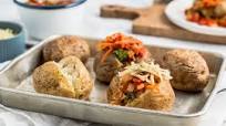 Baked potato with vegetable filling Baked potato with vegetable filling