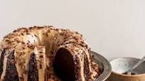 Vegan Chocolate Bundt Cake with Salted Peanut Butter Glaze Vegan Chocolate Bundt Cake with Salted Peanut Butter Glaze