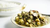 Indian Cheesy Spinach Curry (Palak Paneer) Indian Cheesy Spinach Curry (Palak Paneer)