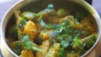 Spiced ivy gourd ( tindora) with potatoes Spiced ivy gourd ( tindora) with potatoes