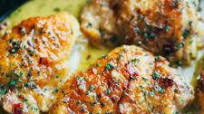 Skillet Chicken with Bacon and White Wine Sauce Skillet Chicken with Bacon and White Wine Sauce