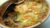 Traditional English Cottage Pie With Cheese and Leek Topping Traditional English Cottage Pie With Cheese and Leek Topping