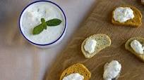 Tzatziki: How to make easy tzatziki dip Tzatziki: How to make easy tzatziki dip