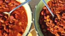 Hybrid Two Crockpot Chili Recipe to Feed Vegetarians and Meat Eaters Hybrid Two Crockpot Chili Recipe to Feed Vegetarians and Meat Eaters