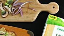 Low Carb Veggie Pizza Made with Cauliflower Pizza Crust Low Carb Veggie Pizza Made with Cauliflower Pizza Crust