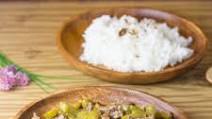 Ampalaya con Carne (Beef with Bitter Melon) Ampalaya con Carne (Beef with Bitter Melon)