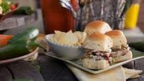 Spicy Jalapeño Philly Cheesesteak Sliders Spicy Jalapeño Philly Cheesesteak Sliders