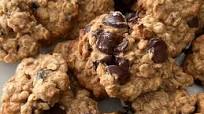 15-Minute Oatmeal Raisin & Chocolate Chip Cookies 15-Minute Oatmeal Raisin & Chocolate Chip Cookies