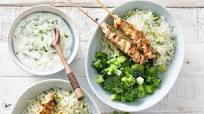 Chicken Skewers with Broccoli and Yogurt Sauce Chicken Skewers with Broccoli and Yogurt Sauce