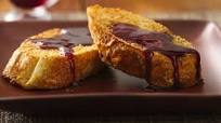 Pan Francés Crujiente con Salsa de Moras Azules Pan Francés Crujiente con Salsa de Moras Azules