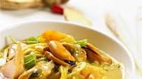 Singapore Laksa and Spicy Seafood Noodle Soup Singapore Laksa and Spicy Seafood Noodle Soup
