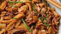 Stir-Fried Ho Fan or Ho Fun (Flat Rice Noodles) Stir-Fried Ho Fan or Ho Fun (Flat Rice Noodles)