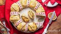Ghirlanda di Natale ripiena di carciofi e batate Ghirlanda di Natale ripiena di carciofi e batate