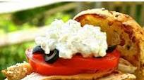 Spicy Smoked Chicken & Cheesy Tzatziki Sandwich Spicy Smoked Chicken & Cheesy Tzatziki Sandwich