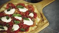 Pizza margherita et pâte classique Pizza margherita et pâte classique