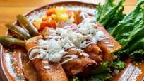 enchiladas con salsa guajillo enchiladas con salsa guajillo
