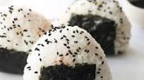 Spicy Tuna Onigiri (No mould needed!) Spicy Tuna Onigiri (No mould needed!)