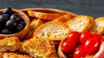 Meatless Pesto & Mozzarella Cutlets Antipasto Platter Meatless Pesto & Mozzarella Cutlets Antipasto Platter