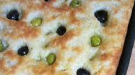 FOCACCIA GENOVESE ALLE OLIVE FOCACCIA GENOVESE ALLE OLIVE