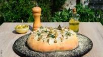 Pan focaccia de cebolla, una receta tipo pizza italiana Pan focaccia de cebolla, una receta tipo pizza italiana