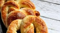 How to Make Homemade Soft Pretzels How to Make Homemade Soft Pretzels