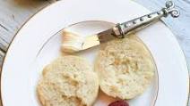Low-FODMAP Potato Bread / Potato Buns Recipe; Gluten-Free, Vegan Low-FODMAP Potato Bread / Potato Buns Recipe; Gluten-Free, Vegan