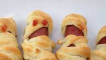 Halloween: Mummy Dogs Halloween: Mummy Dogs