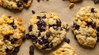 Oversized Crinkled Chocolate Chip Butterscotch Cookies Oversized Crinkled Chocolate Chip Butterscotch Cookies