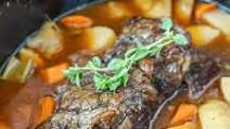 Slow Cooker Roast Beef with Potatoes and Carrots Slow Cooker Roast Beef with Potatoes and Carrots